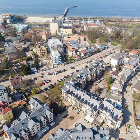 3-Bedroom Apartment Plac Neptuna By Noclegi Renters Miedzyzdroje Exteriör bild