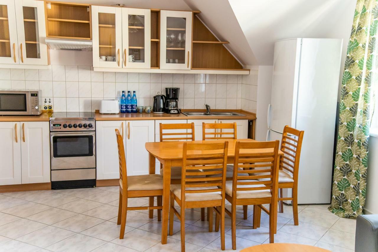 3-Bedroom Apartment Plac Neptuna By Noclegi Renters Miedzyzdroje Exteriör bild