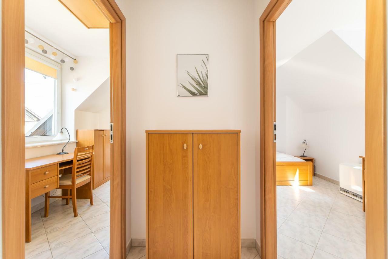 3-Bedroom Apartment Plac Neptuna By Noclegi Renters Miedzyzdroje Exteriör bild