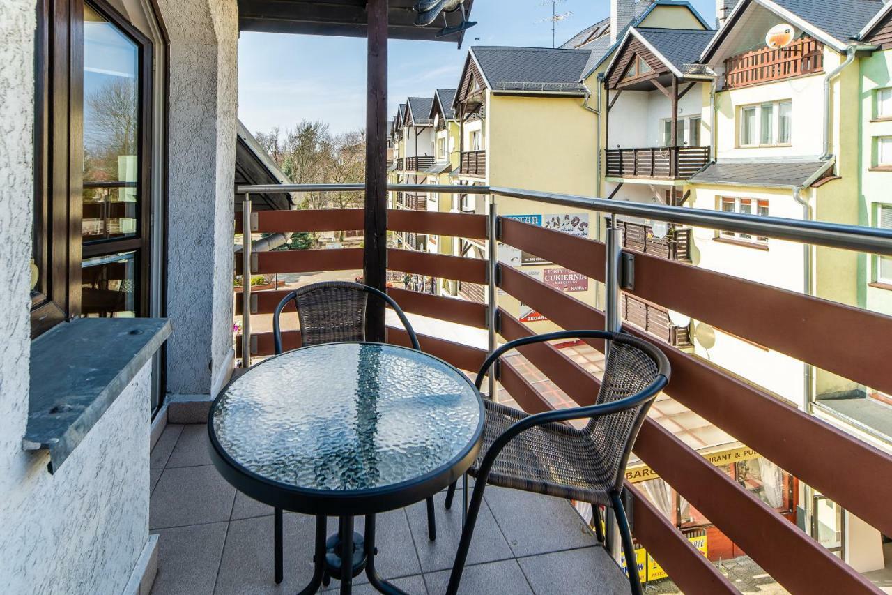 3-Bedroom Apartment Plac Neptuna By Noclegi Renters Miedzyzdroje Exteriör bild