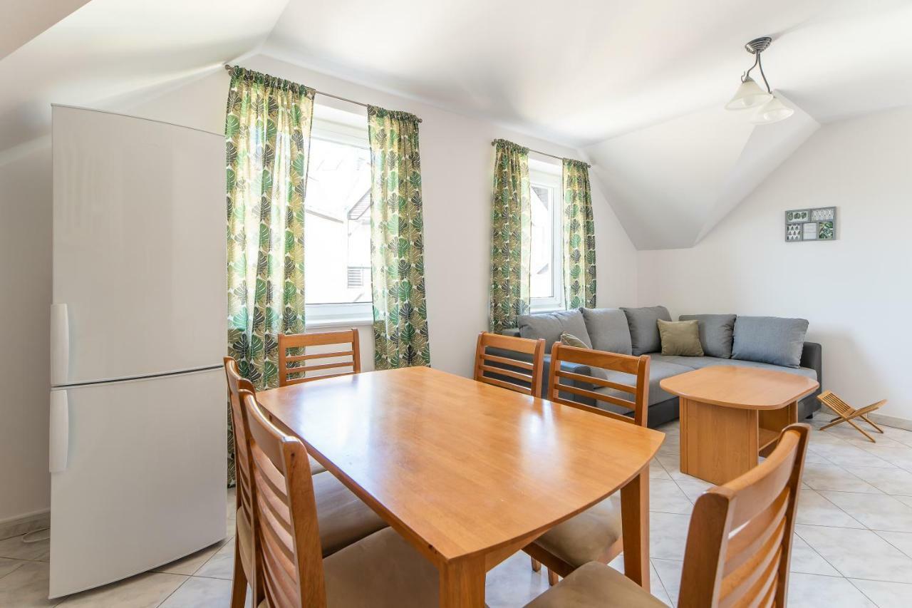 3-Bedroom Apartment Plac Neptuna By Noclegi Renters Miedzyzdroje Exteriör bild