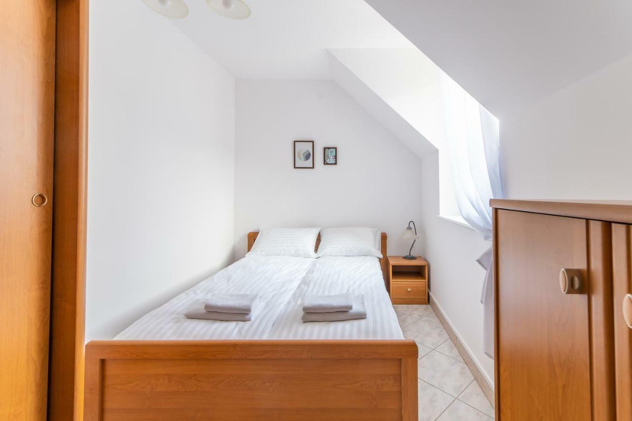 3-Bedroom Apartment Plac Neptuna By Noclegi Renters Miedzyzdroje Exteriör bild