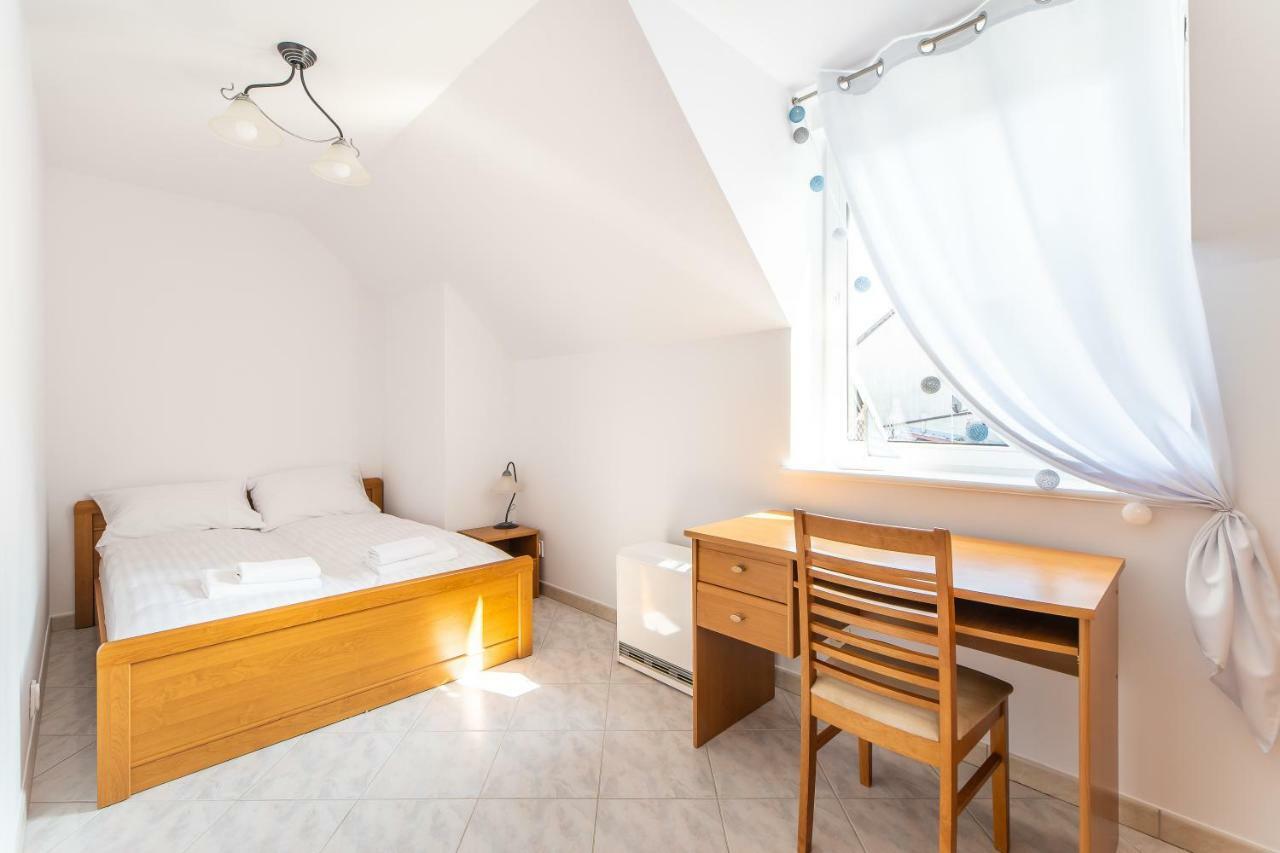 3-Bedroom Apartment Plac Neptuna By Noclegi Renters Miedzyzdroje Exteriör bild