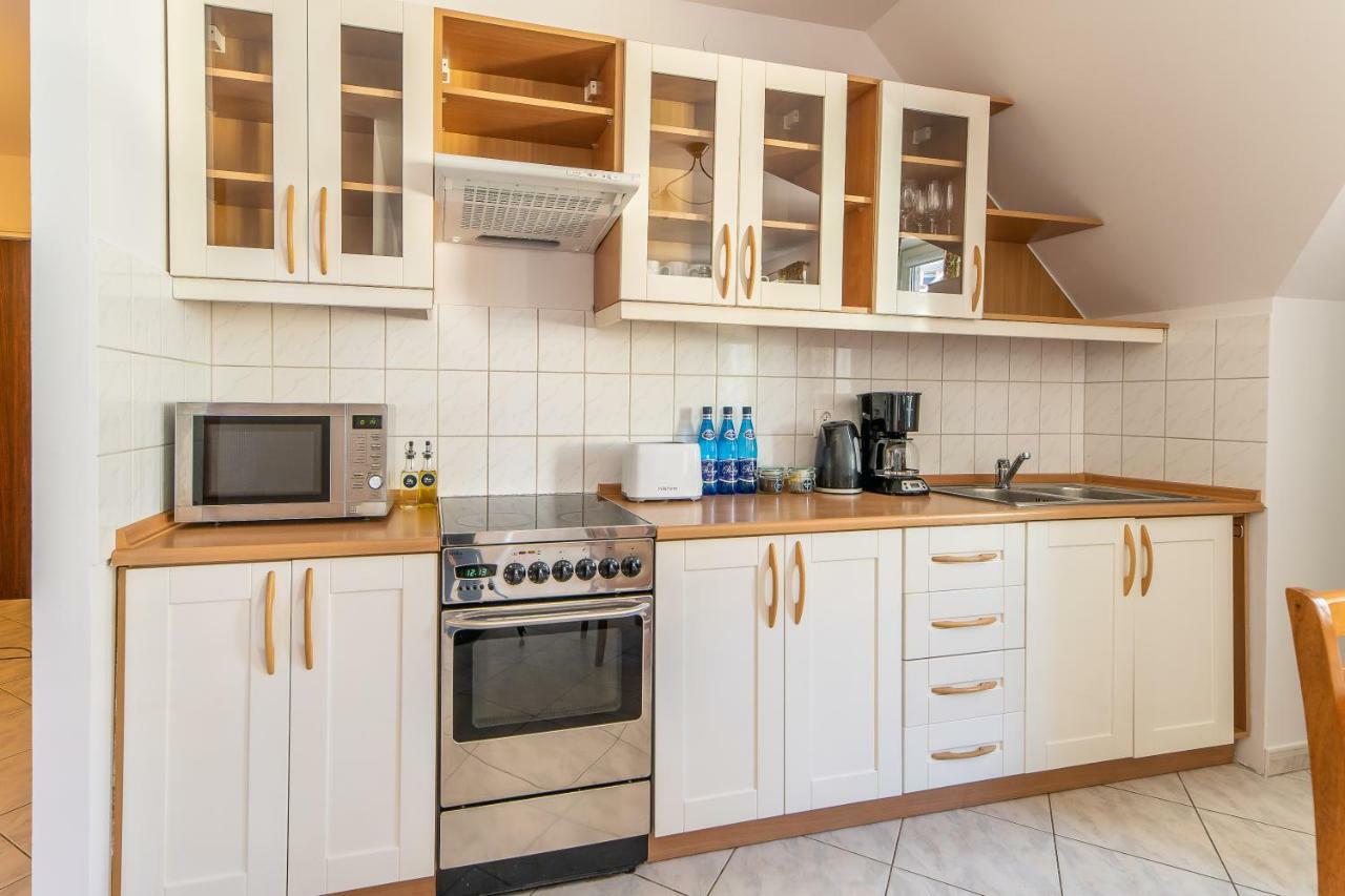 3-Bedroom Apartment Plac Neptuna By Noclegi Renters Miedzyzdroje Exteriör bild